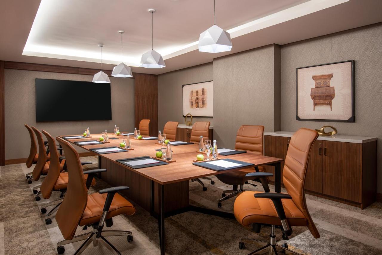 Swissotel Living ג'דה מראה חיצוני תמונה Boardroom at The Westin