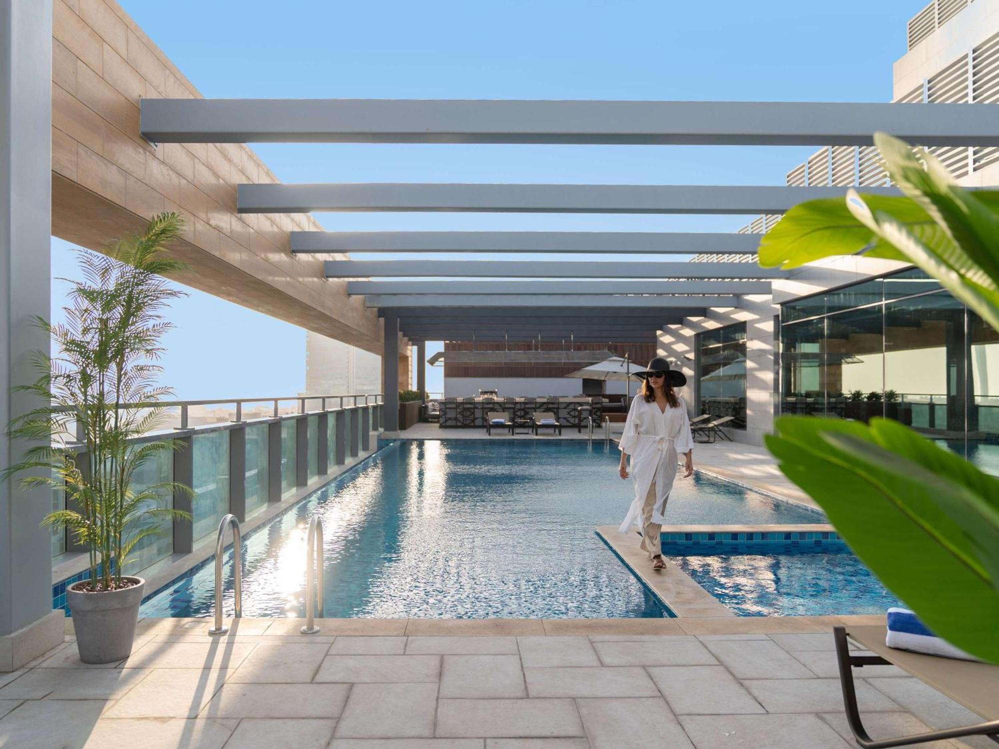Swissotel Living ג'דה מראה חיצוני תמונה The swimming pool at the hotel