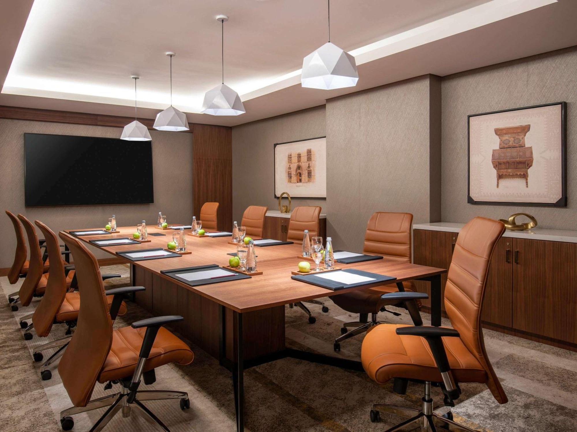 Swissotel Living ג'דה מראה חיצוני תמונה Boardroom at The Westin